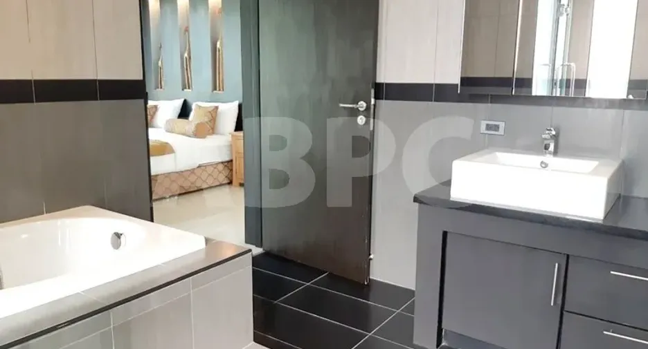 For rent and for sale 4 bedrooms house in Bang Lamung, Chonburi