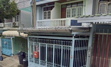 For rent 2 bed townhouse in Bang Na, Bangkok