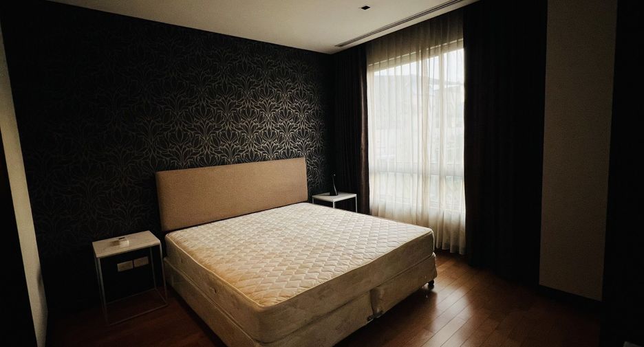 For sale 2 bed condo in Yan Nawa, Bangkok