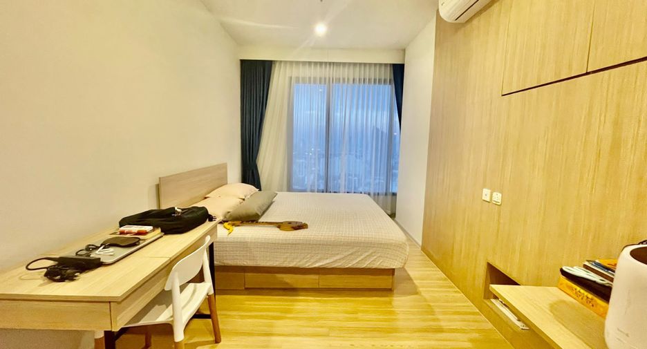 For rent 3 Beds condo in Phaya Thai, Bangkok