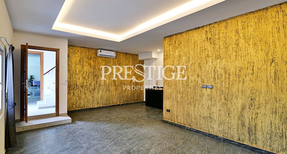 Haus zum Kauf mit 6 Zimmer in Bang Lamung, Chonburi