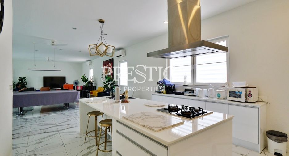 Haus zum Kauf mit 6 Zimmer in Bang Lamung, Chonburi