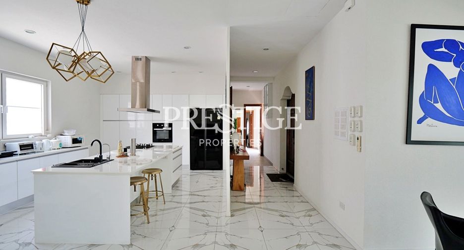 Haus zum Kauf mit 6 Zimmer in Bang Lamung, Chonburi