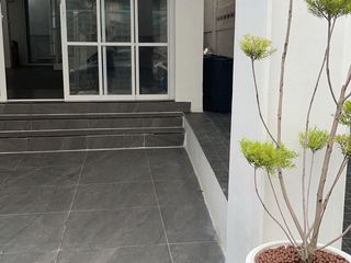 For sale 3 bed townhouse in Din Daeng, Bangkok
