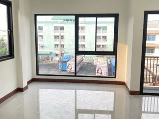 For sale 4 bed townhouse in Prawet, Bangkok