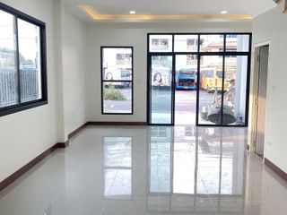 For sale 4 bed townhouse in Prawet, Bangkok