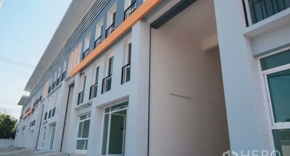 For rent warehouse in Bang Sao Thong, Samut Prakan