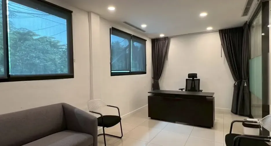 For rent office in Phra Khanong, Bangkok