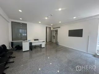 For rent office in Phra Khanong, Bangkok