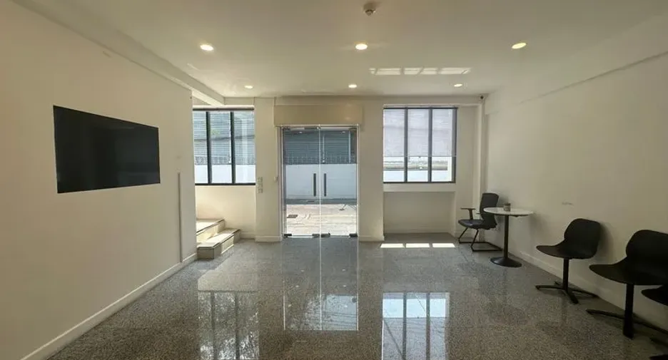 For rent office in Phra Khanong, Bangkok