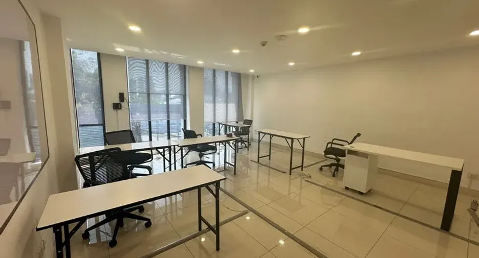 For rent office in Phra Khanong, Bangkok
