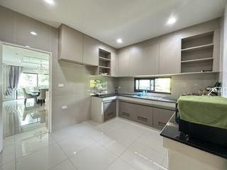 For rent and for sale 4 bed house in Lam Luk Ka, Pathum Thani