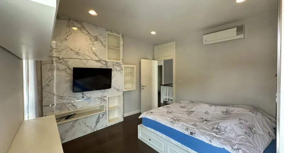 Casa en alquiler de 4 habitaciones en Lam Luk Ka, Pathum Thani
