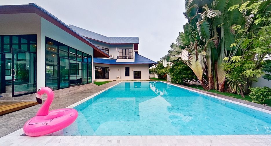 For sale 5 Beds villa in Prawet, Bangkok