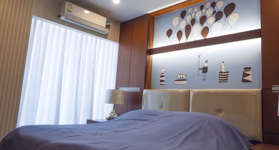 For rent 3 Beds condo in Yan Nawa, Bangkok