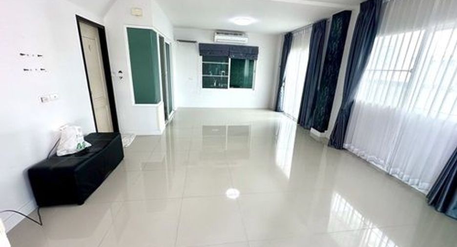 For rent 3 Beds townhouse in Khlong Luang, Pathum Thani