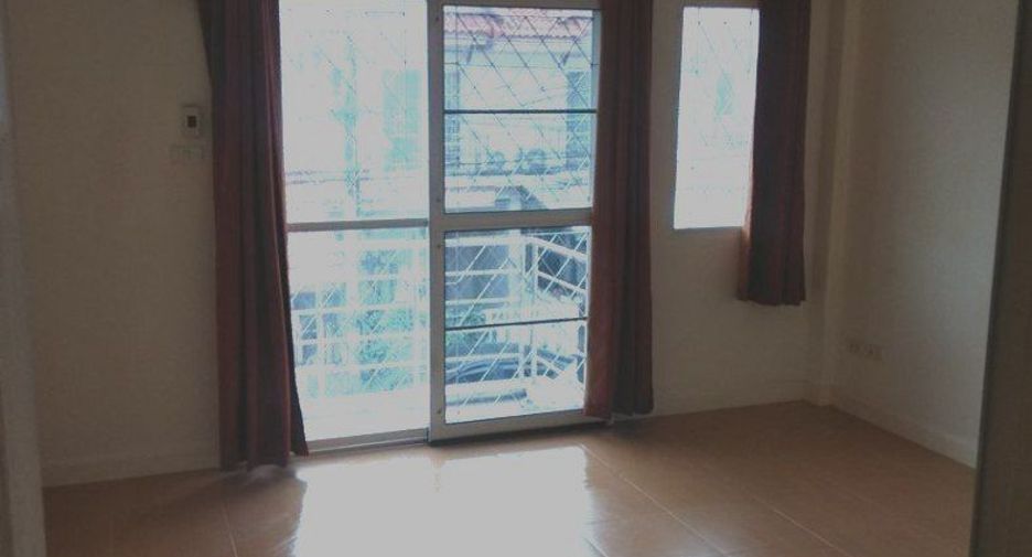 For rent 2 bed townhouse in Mueang Nonthaburi, Nonthaburi