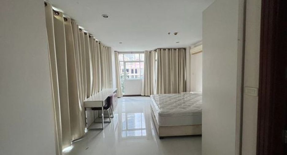 For rent studio condo in Huai Khwang, Bangkok