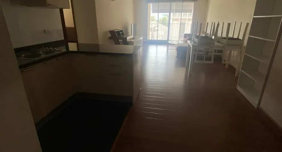 For sale 2 bed condo in Phaya Thai, Bangkok
