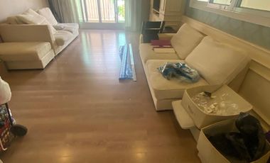 For sale 2 bed condo in Phaya Thai, Bangkok