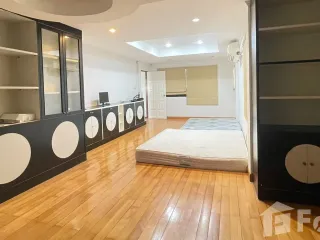 For sale 4 bed house in Bang Kapi, Bangkok