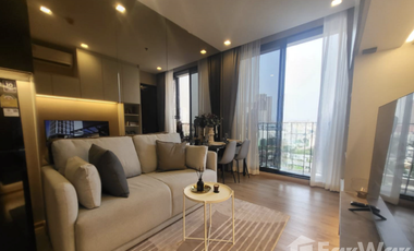 For sale 2 bed condo in Phaya Thai, Bangkok