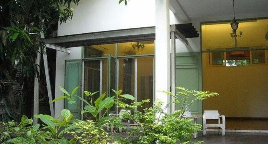 For sale 3 bed villa in Phaya Thai, Bangkok