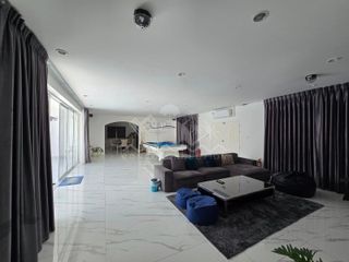 For rent and for sale 9 bed villa in East Pattaya, Pattaya