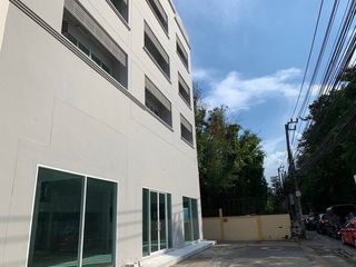 For rent 1 bed office in Huai Khwang, Bangkok