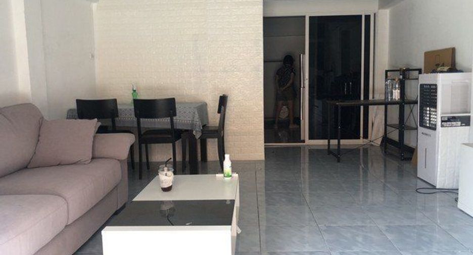 For sale 1 bed townhouse in Mueang Chiang Mai, Chiang Mai