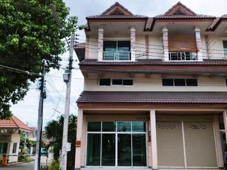 For sale 5 bed townhouse in San Kamphaeng, Chiang Mai