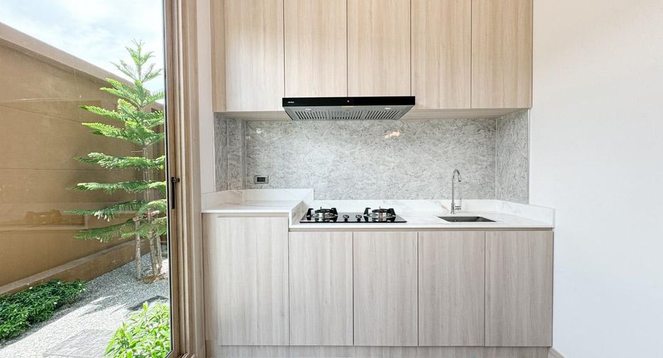 For sale 4 bedrooms villa in Bang Lamung, Chonburi