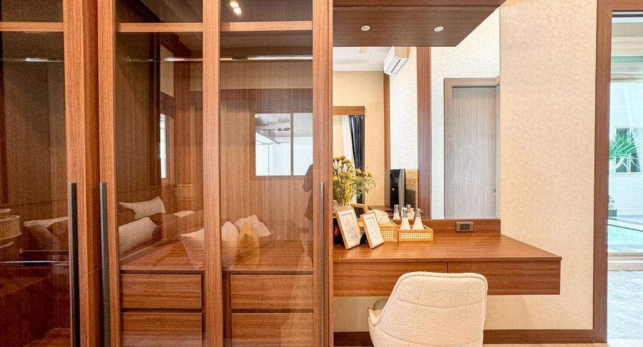 For sale 4 bedrooms villa in Bang Lamung, Chonburi