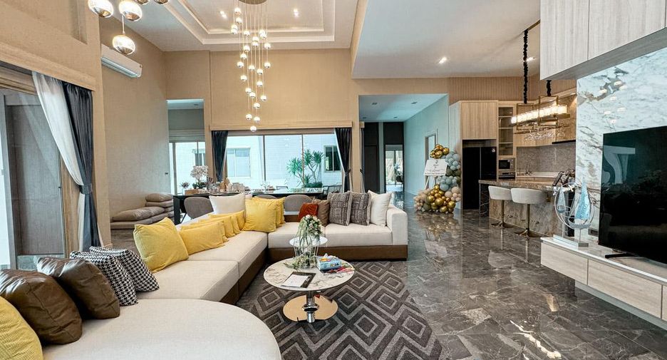For sale 4 bedrooms villa in Bang Lamung, Chonburi