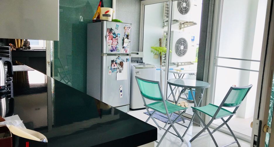 For sale 2 bed condo in Don Mueang, Bangkok