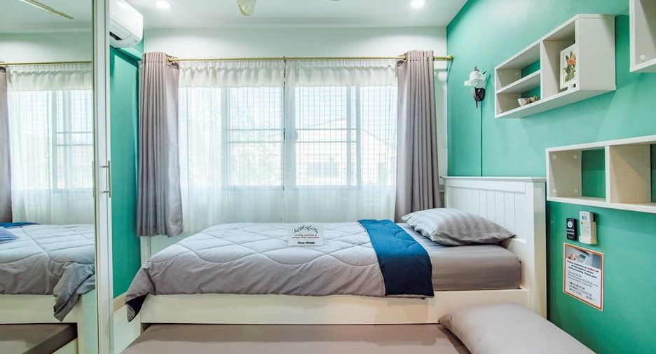 For sale 4 bed townhouse in Hua Hin, Prachuap Khiri Khan