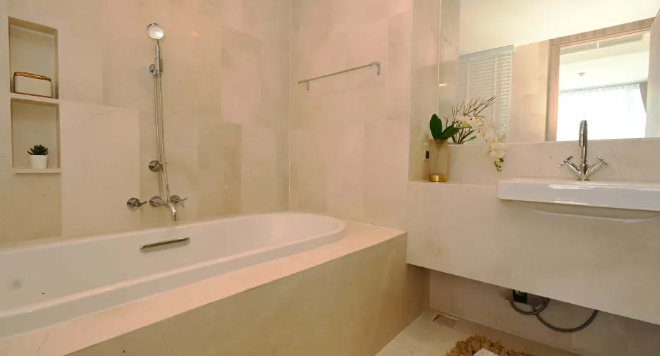 For sale 2 bed condo in Thalang, Phuket