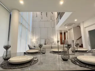 For rent 4 bedrooms house in Yan Nawa, Bangkok