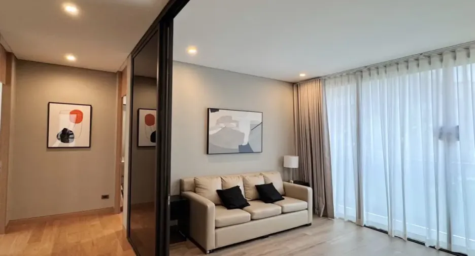 For rent 4 bedrooms house in Yan Nawa, Bangkok