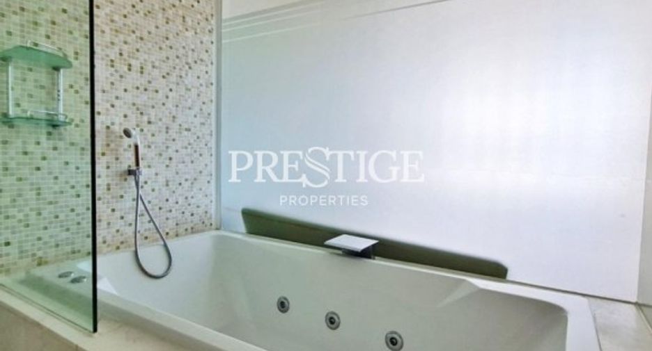 For rent 3 bedrooms condo in Bang Lamung, Chonburi