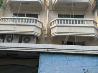For sale 5 Beds townhouse in Mueang Nakhon Pathom, Nakhon Pathom