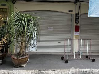For sale 5 Beds townhouse in Mueang Nakhon Pathom, Nakhon Pathom