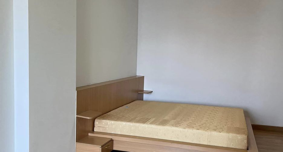 For rent 2 Beds condo in Bangkok Yai, Bangkok