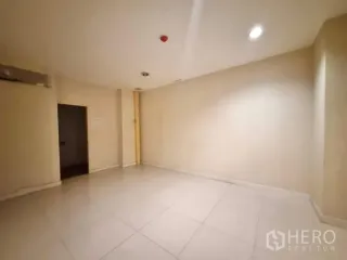 Gewerbefläche zur Miete in Watthana, Bangkok