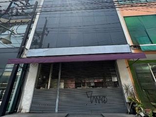 For rent retail Space in Watthana, Bangkok