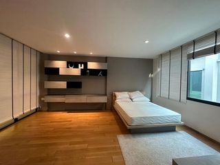 For sale 3 bed townhouse in Saphan Sung, Bangkok