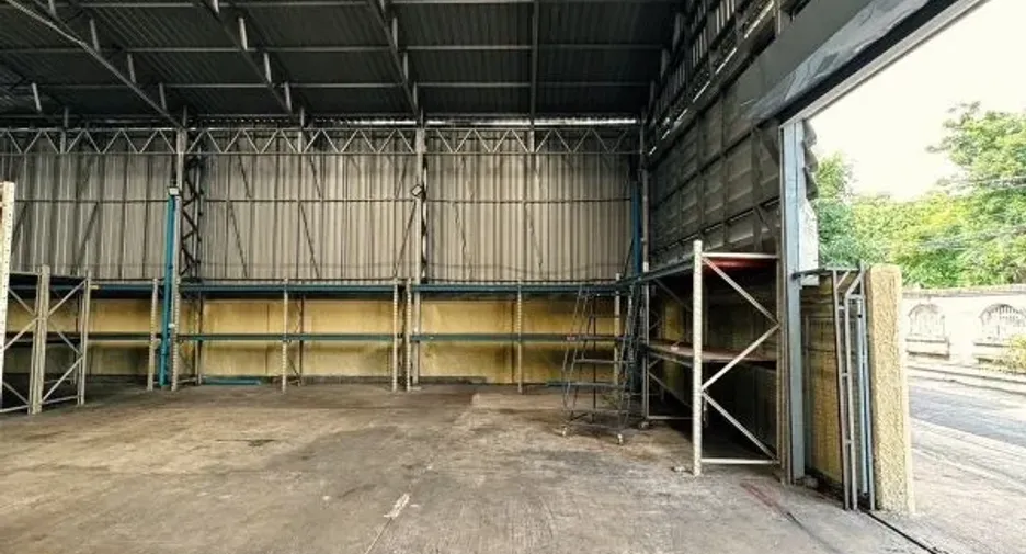 For rent warehouse in Huai Khwang, Bangkok
