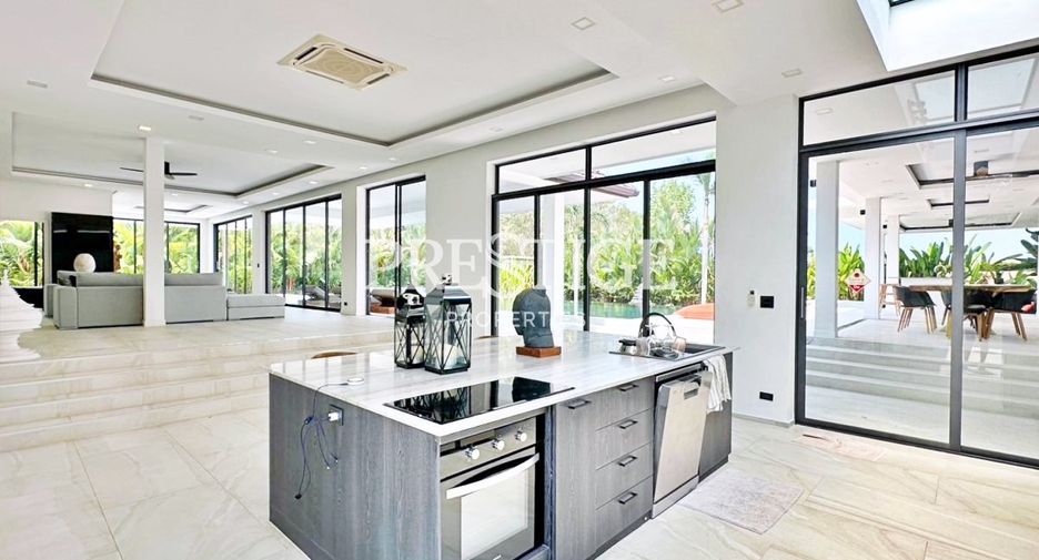 À vendre 4 chambres maison à Huay Yai, Pattaya