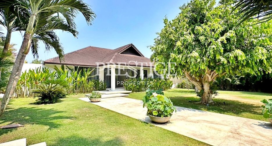 À vendre 4 chambres maison à Huay Yai, Pattaya