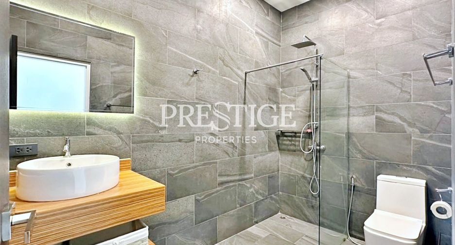 À vendre 4 chambres maison à Huay Yai, Pattaya
